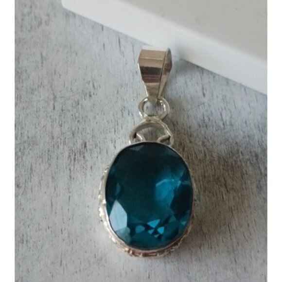 Sterling Silver Pendant Faceted Fx Blue Topaz Quartz Glass - Picture 3 of 13